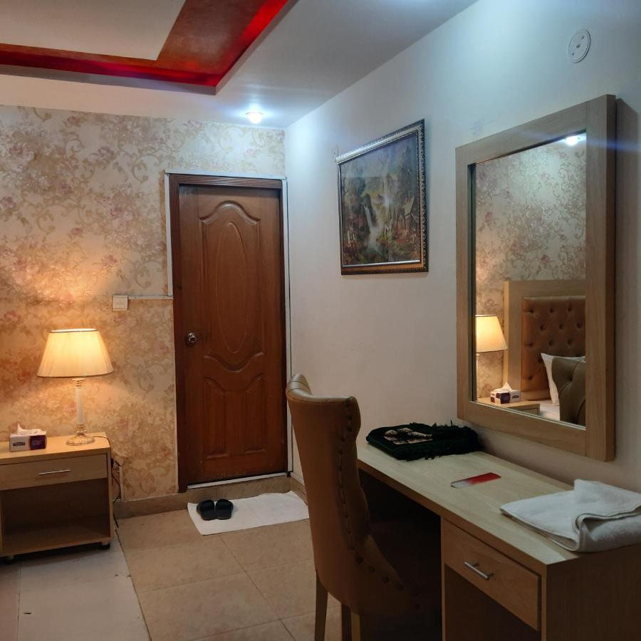 Premier Inn Davis Road Lahore Bagian luar foto