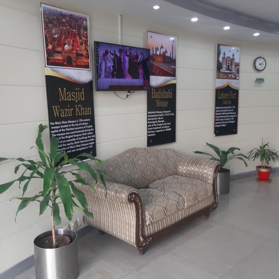 Premier Inn Davis Road Lahore Bagian luar foto