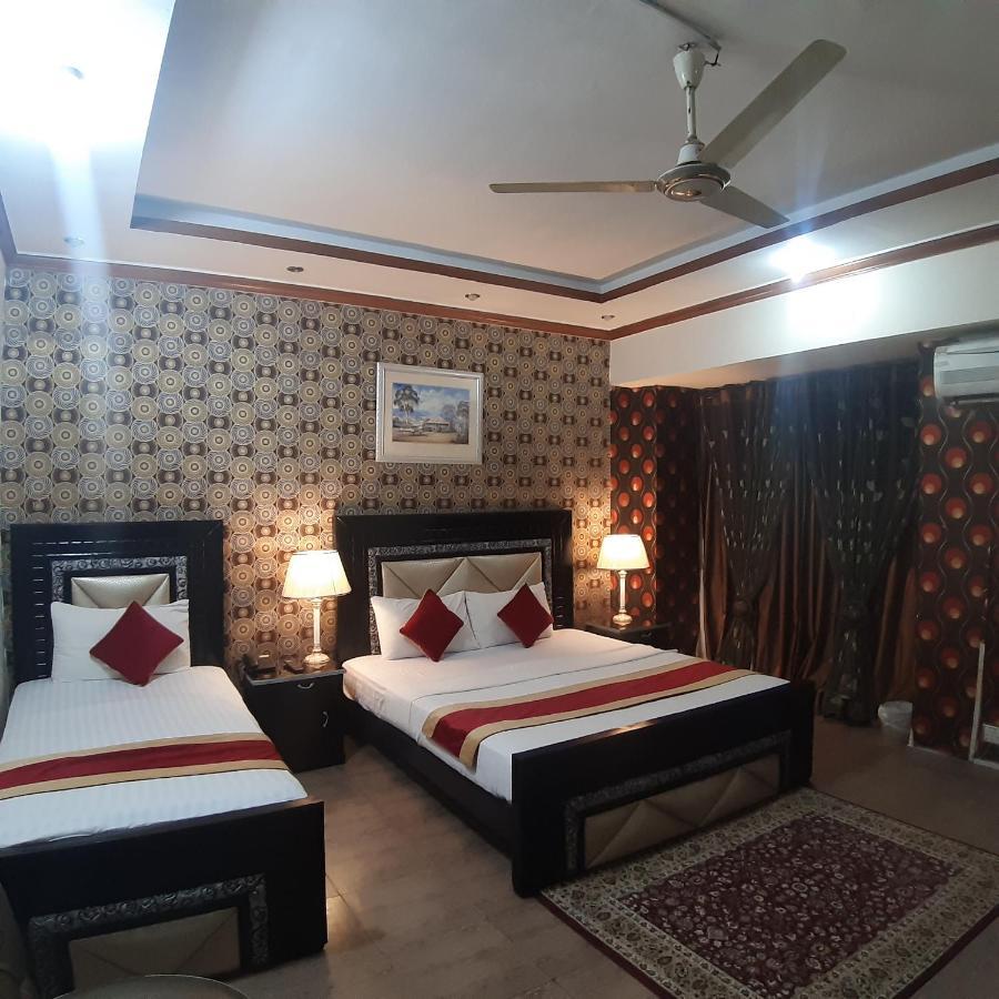 Premier Inn Davis Road Lahore Bagian luar foto