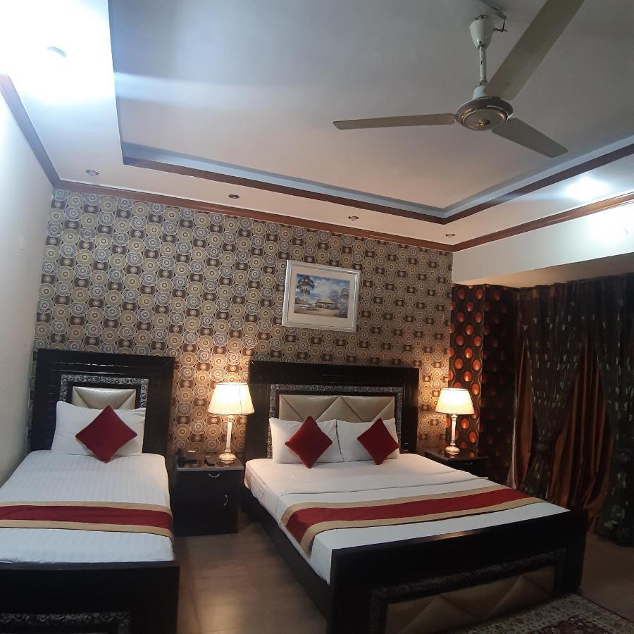 Premier Inn Davis Road Lahore Bagian luar foto