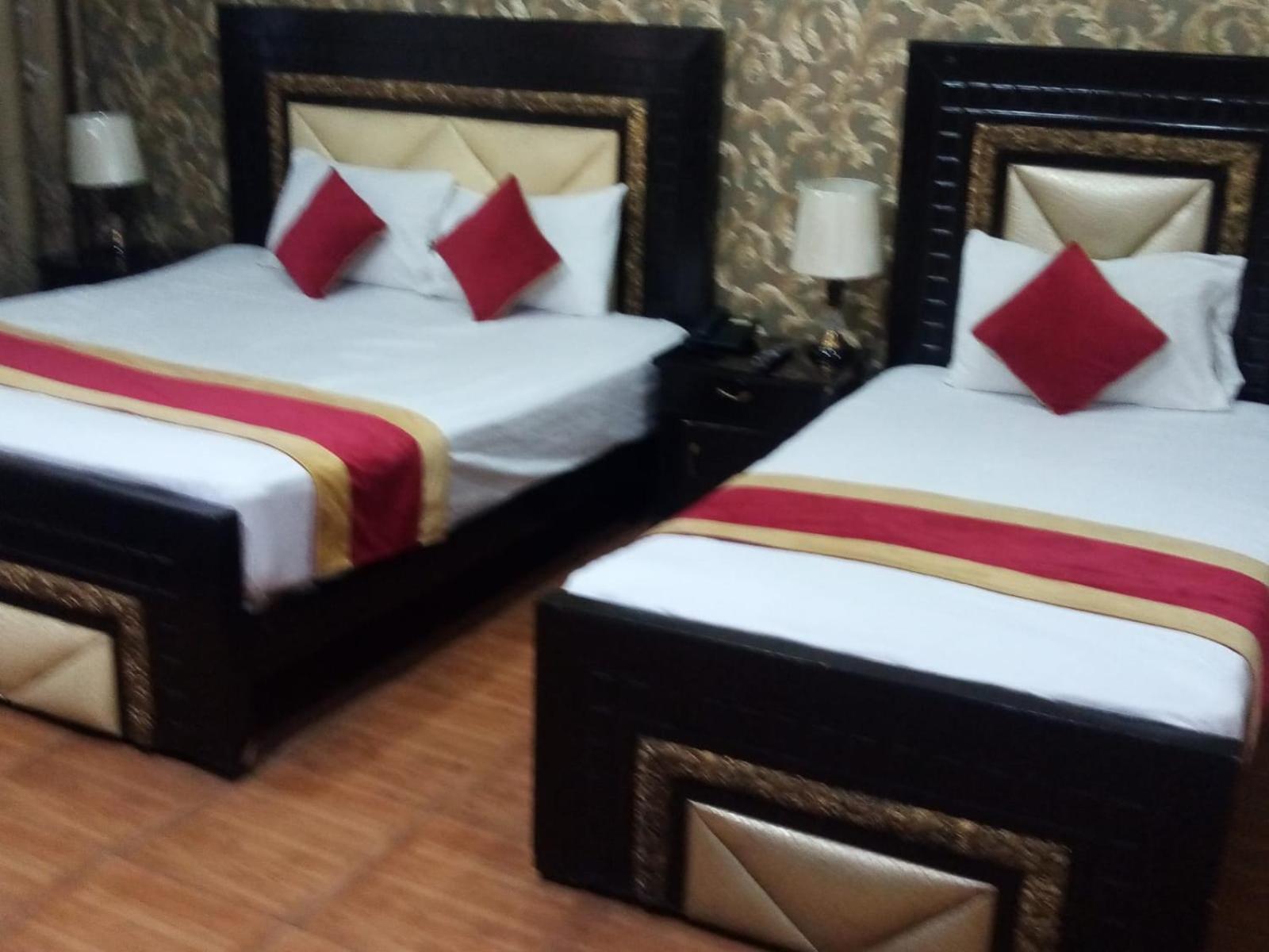 Premier Inn Davis Road Lahore Bagian luar foto
