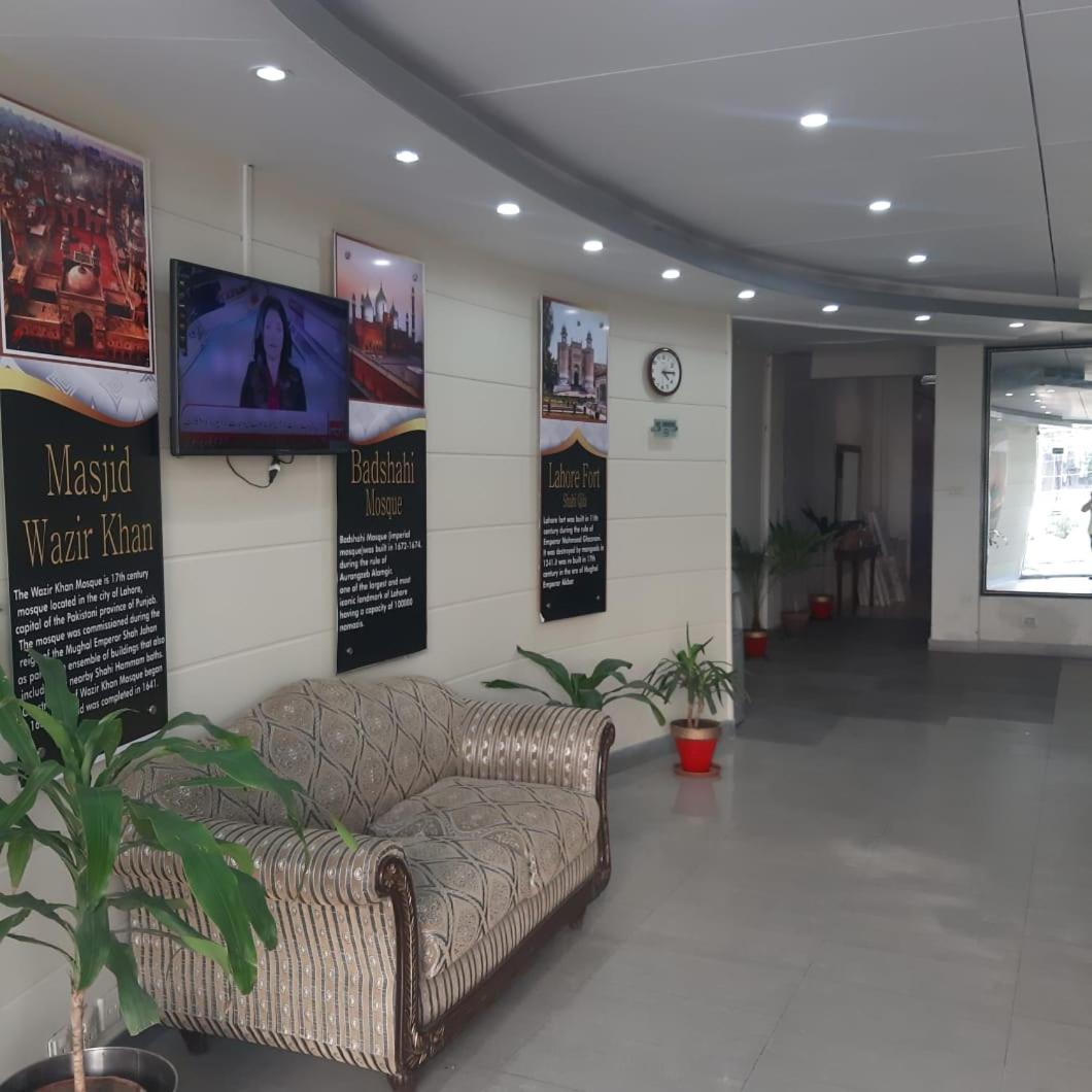 Premier Inn Davis Road Lahore Bagian luar foto