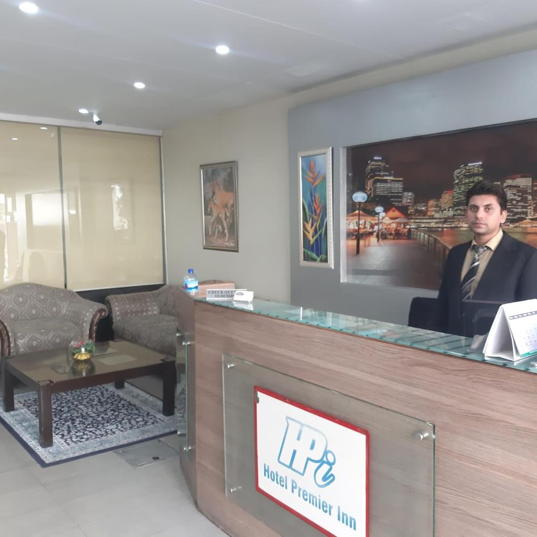 Premier Inn Davis Road Lahore Bagian luar foto