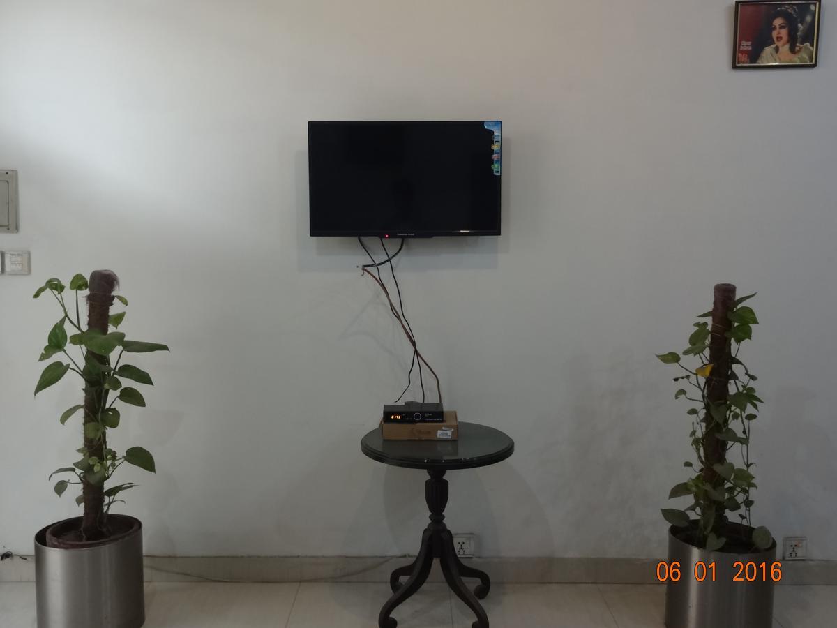 Premier Inn Davis Road Lahore Bagian luar foto