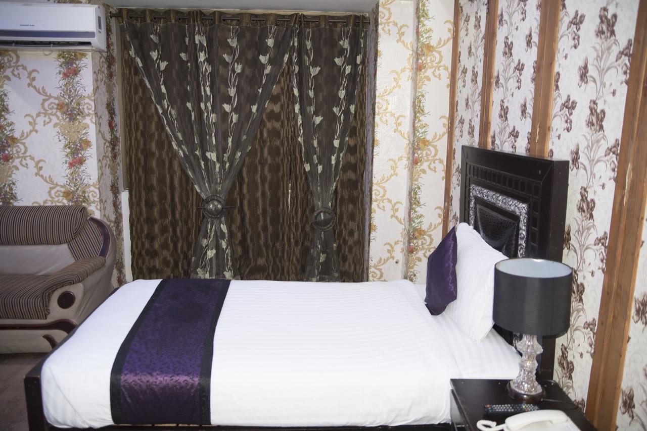 Premier Inn Davis Road Lahore Bagian luar foto