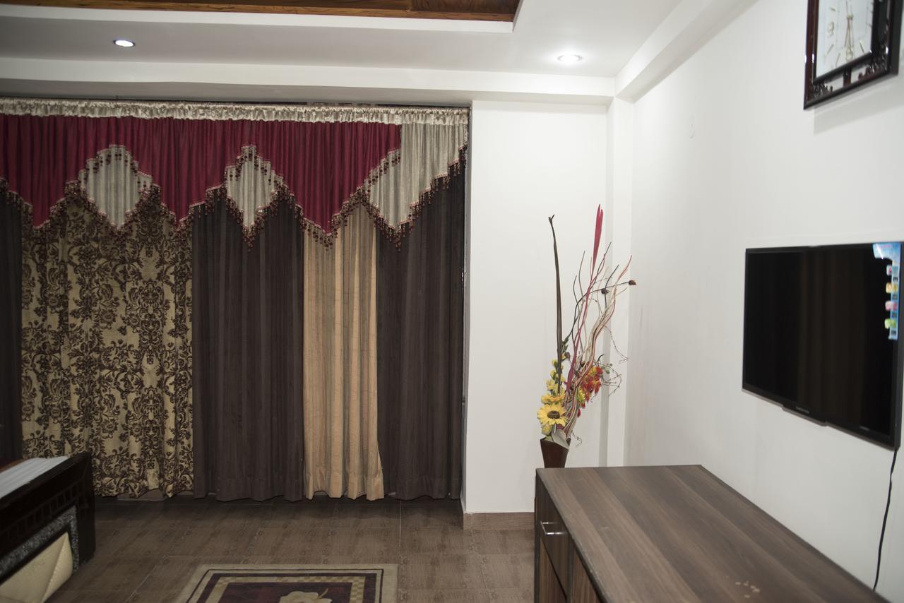Premier Inn Davis Road Lahore Bagian luar foto