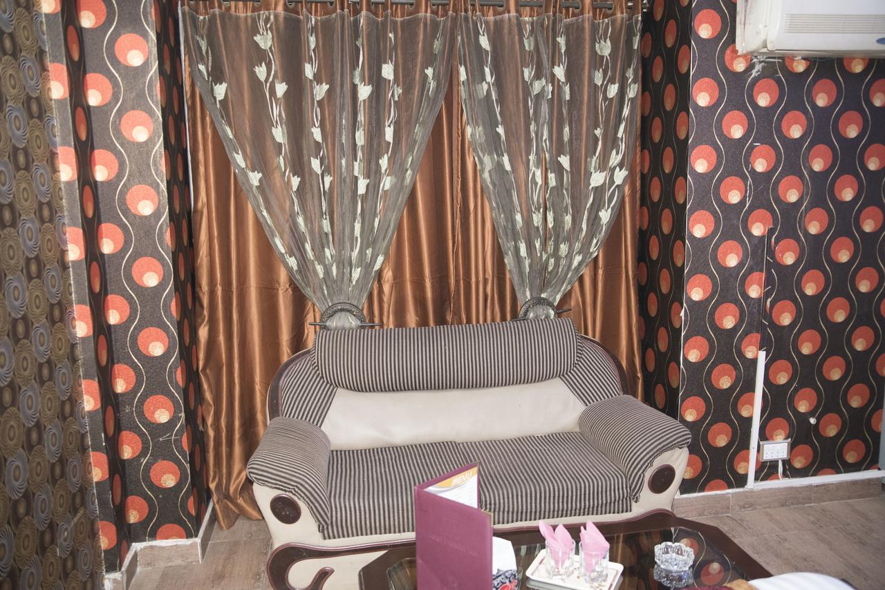 Premier Inn Davis Road Lahore Bagian luar foto