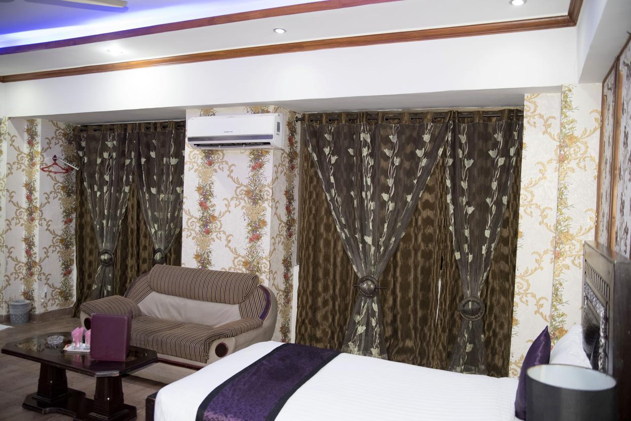 Premier Inn Davis Road Lahore Bagian luar foto