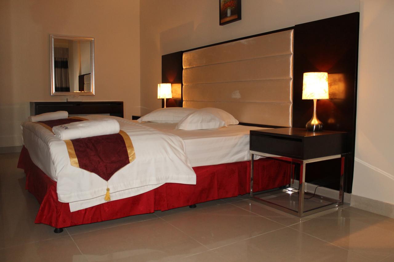 Premier Inn Davis Road Lahore Bagian luar foto