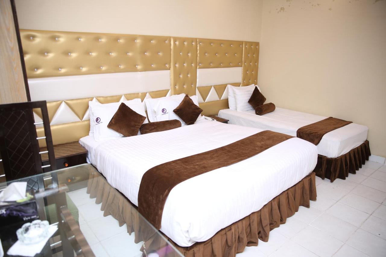 Premier Inn Davis Road Lahore Bagian luar foto